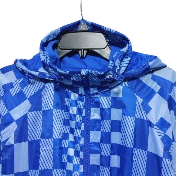 Sweaty Betty Blue Checkered Graphic Pack Away Jacket Women's Size Medium NWT - Picture 9 of 15